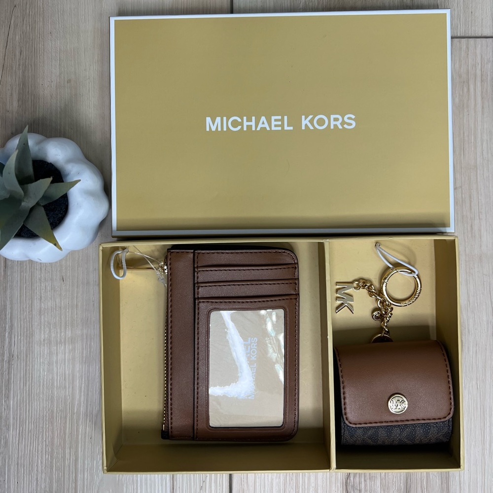 Michael Kors card holder & AirPods Boxed gift set NEW - Picture 3 of 6
